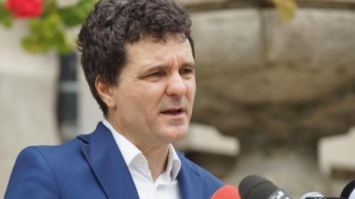 Nicușor Dan a cerut procurorilor să oprească lucrările de construcție la un bloc de pe strada Visarion 8
