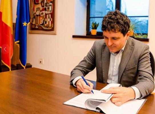 Nicușor Dan ar fi semnat un angajament că demisionează dacă nu rezolvă problema câinilor vagabonzi