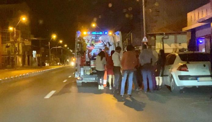 Impact între două autoturisme, în zona Cora Brătianu: 2 persoane accidentate