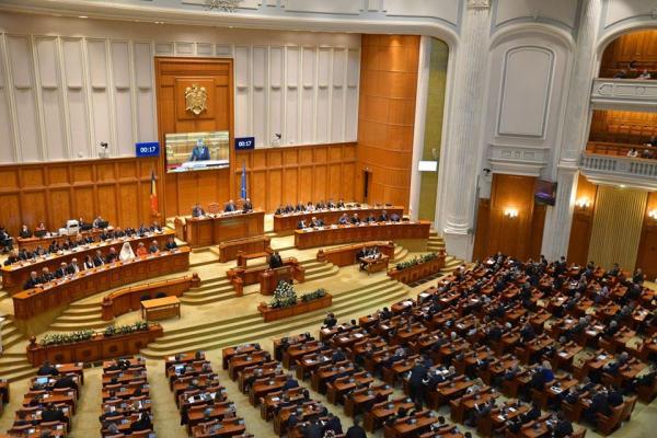Parlamentul a adoptat o declaraţie de susţinere a Ucrainei: Federaţia Rusă să înceteze războiul
