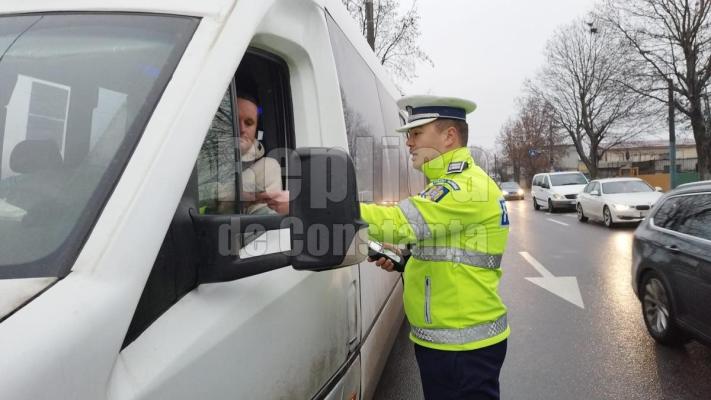 Razii ale polițiștilor constănțeni, pe linia transportului de persoane. Video