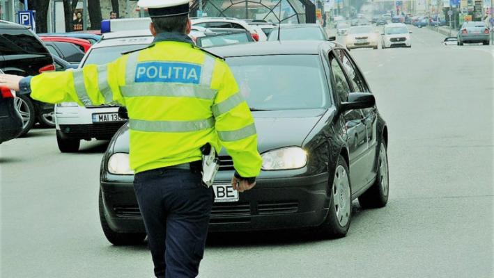 Infracțiuni la regimul rutier, constatate de polițiști