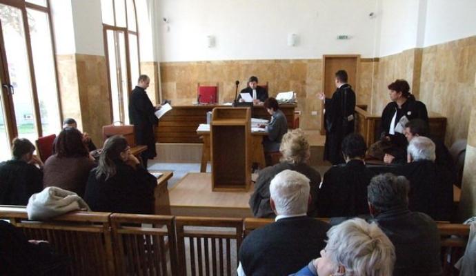 Percheziții la Tribunalul Suceava și la o judecătoare