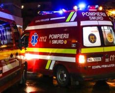 Accident rutier, pe I.C. Brătianu. Trei bărbați au ajuns la spital, după ce autoturismul în care se aflau a intrat în stâlp