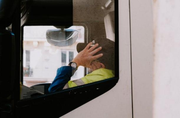 Șofer român de TIR, amendat cu un milion de euro și condamnat la 4 ani de închisoare
