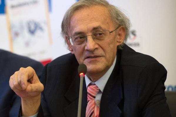 Dr. Vasile Astărăstoae: Sunt de nouă ori mai multe decese cauzate de vaccin