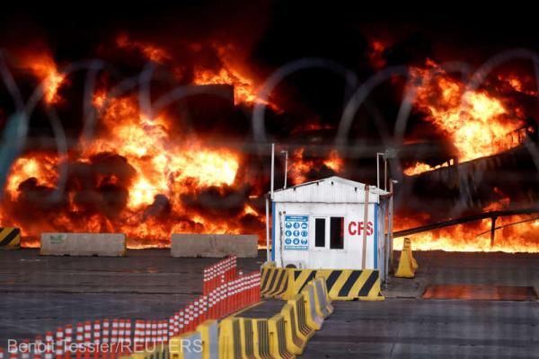  Turcia: Incendiu de proporţii în portul Iskenderun, declanşat de seism