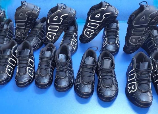 Adidași Nike, posibil fake, vânduți într-un centru comercial din Constanța