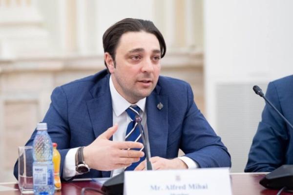 Senatorul PSD Alfred Laurențiu Mihai, după ce Vasile Dîncu a fost premiat de Ucraina