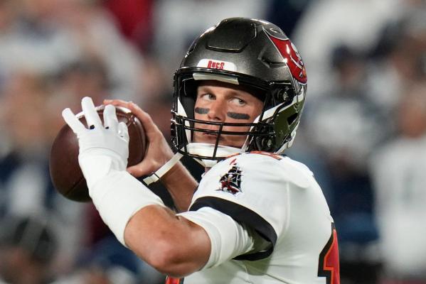 Fotbal american: Legendarul Tom Brady îşi anunţă retragerea din activitate 