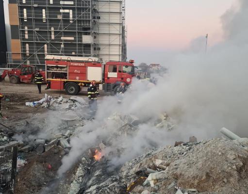 Incendiu în zona Zen Residence. Pompierii au intervenit