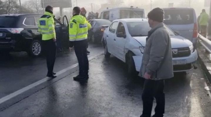 Carambol la ieșire din Poarta Albă: Mai multe mașini implicate