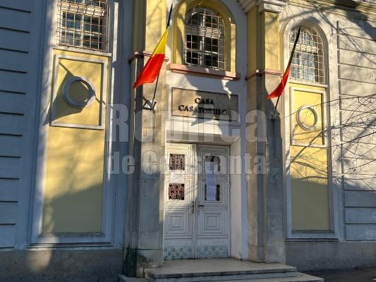  Primarul Vergil Chițac a semnat contractul pentru reabilitarea Casei Căsătoriilor  