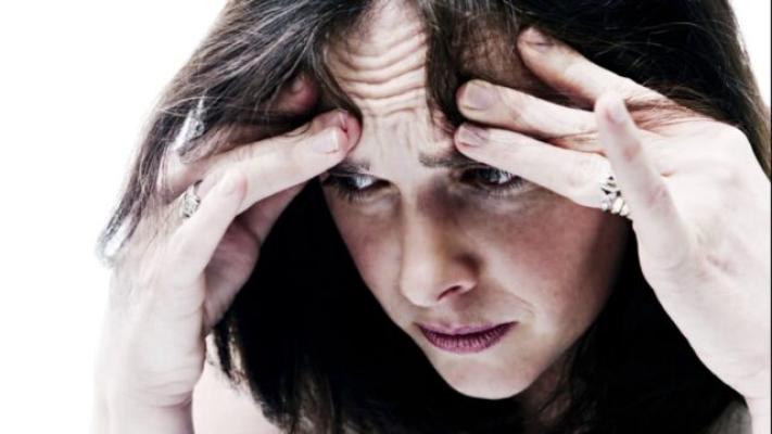 Efectul stresului financiar asupra sănătății, mai dezastruos decât doliul sau un presiunea unui handicap