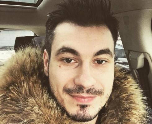 După ce a scăpat de DNA, băiatul lui Victor Pițurcă a revenit la afaceri bănoase. Alex face avere din apartamente și case