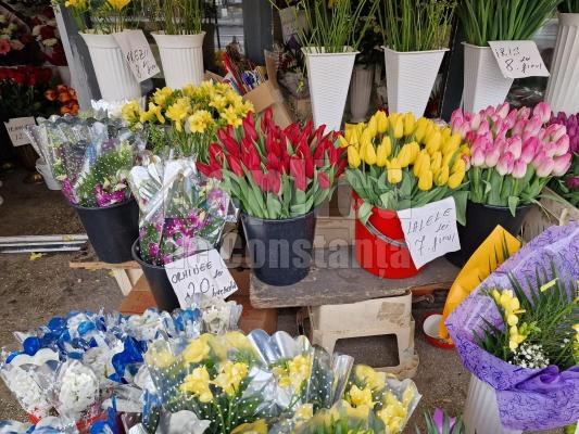 Românii vor cumpăra flori de peste 32 milioane de euro, în perioada 1-8 martie