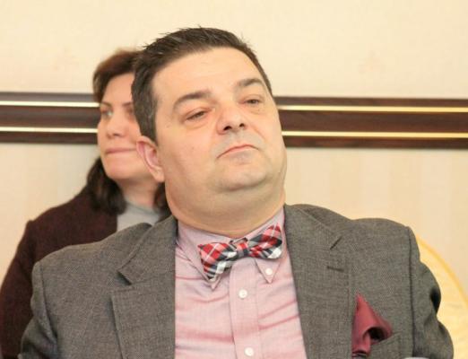 Consilierul local Daniel Georgescu cere ca ședința de marți să se desfășoare în format fizic!