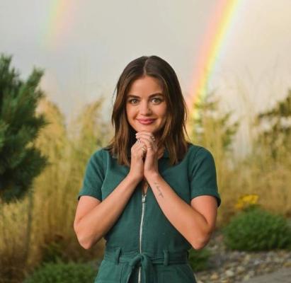 Actrița Lucy Hale sărbătorește un an fără alcool