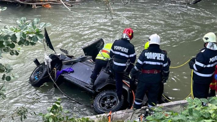 Un bărbat a căzut cu mașina în apă în Portul Agigea Sud