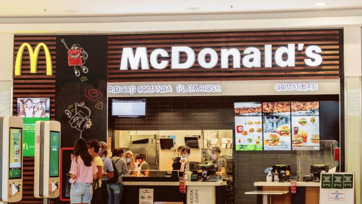 Profitul şi veniturile trimestriale ale McDonald's au depăşit aşteptările analiştilor de pe Wall Street