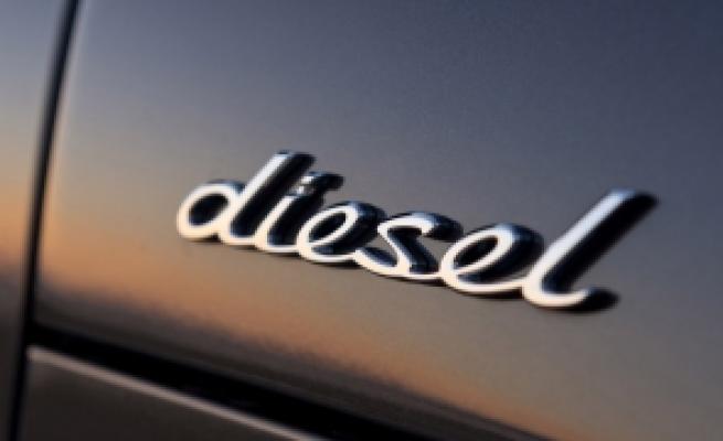 Germania cere UE să nu elimine mașinile diesel și pe benzină: Vânzările de electrice se prăbușesc
