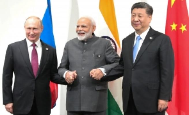 Putin poate ar fi folosit deja arme nucleare în Ucraina dacă nu ar fi intervenit China și India