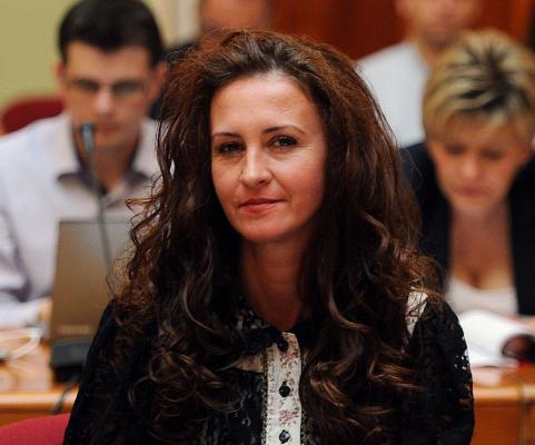 Simona Bucura Oprescu va fi noul ministru al Muncii iar Natalia Intotero noul ministru al Familiei