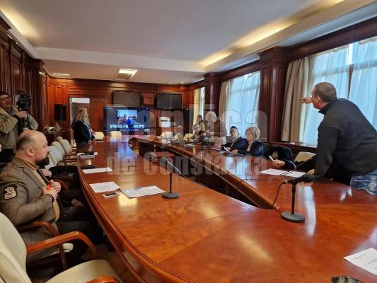 Prefectul Coșa a băgat șefii de instituții în ședință