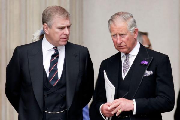 Regele Charles al III-lea „taie fondurile“ unor membri ai familiei regale