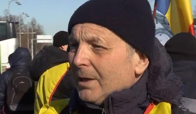 Profesorii cer mai mulți bani de salarii în faţa Guvernului