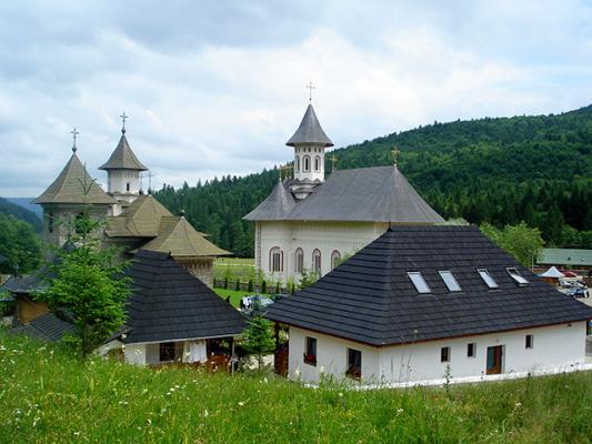 Incendiu de proporții la Mănăstirea Sihăstria Putnei