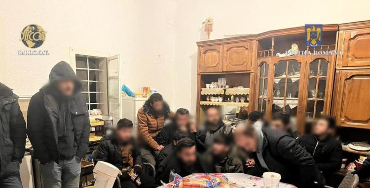Percheziții de amploare! Rețea de trafic de migranți, destructurată! Video