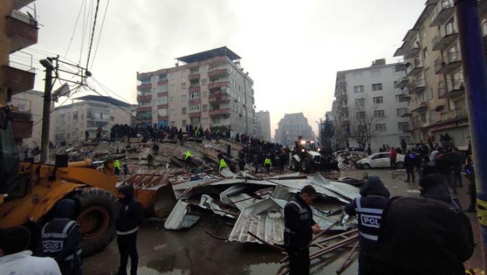 Peste 500 de oameni au murit în urma cutremurului din Turcia