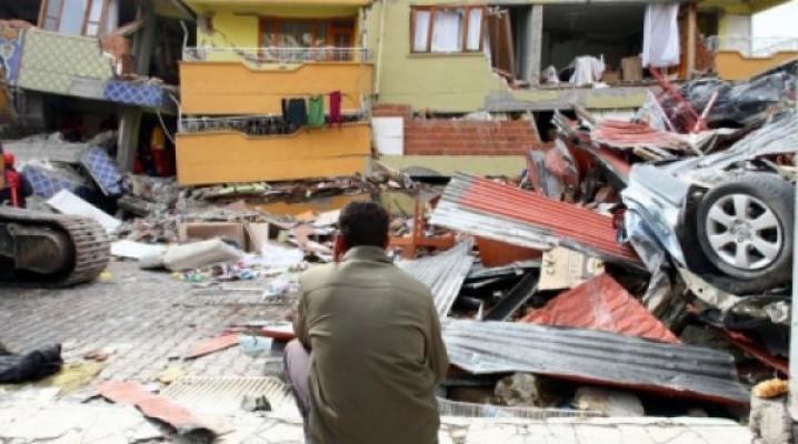 Cutremur în Turcia: Echipa RO-USAR a recuperat de sub dărâmături doi adulţi în viaţă şi un copil mort