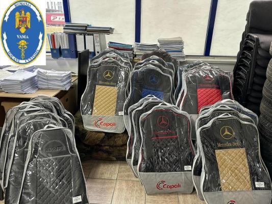 Accesorii auto, posibil fake, confiscate de inspectorii vamali, din Iași