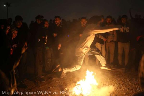 Peste 3500 de răniţi şi 11 morţi la sărbătoarea focului din Iran