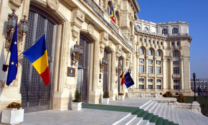 Senatul vrea să cumpere 22 de limuzine pe benzină, de minimum 250 de cai putere