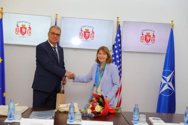 Întâlnire între Vergil Chițac și Ambasadorul Statelor Unite în România