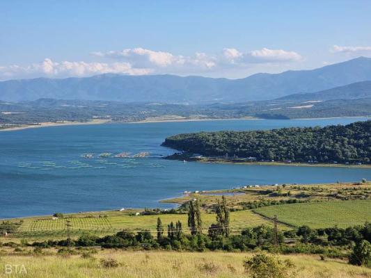 BTA: Proiectul primei centrale solare plutitoare din Bulgaria a fost prezentat la Sofia