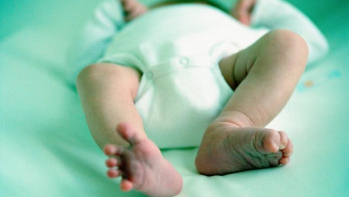 Un bebeluş a murit la doar câteva săptămâni de viaţă, după ce a făcut pneumonie în spital