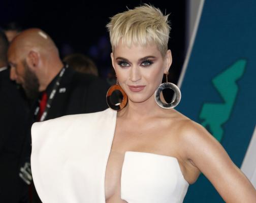 Katy Perry a început să plângă după audiția concurentului de la „American Idol” care a supraviețuit seriilor de împușcături din școli