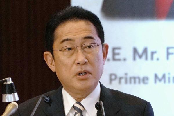 China speră că deplasarea premierului nipon în Ucraina să ajute la „răcorirea situaţiei” şi „nu opusul”