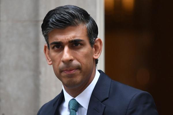 Premierul Rishi Sunak: Oricine soseşte ilegal în Marea Britanie, nu va putea rămâne