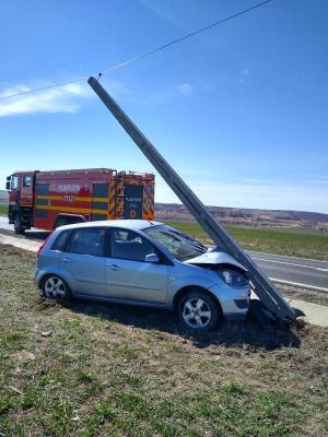 Mașină intrată în stâlp, în Palazu Mic