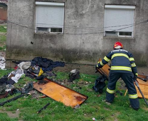Un apartament s-a făcut scrum, din cauza unei țigări aprinse