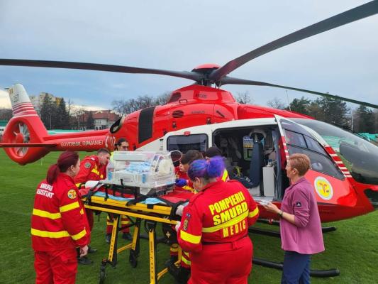 Elicopterele SMURD, intervenţii pentru salvarea a doi bebeluşi