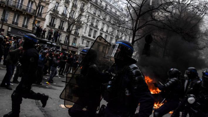 Franţa: Ministrul de interne anunţă că 175 de poliţişti au fost răniţi în ultima zi de proteste