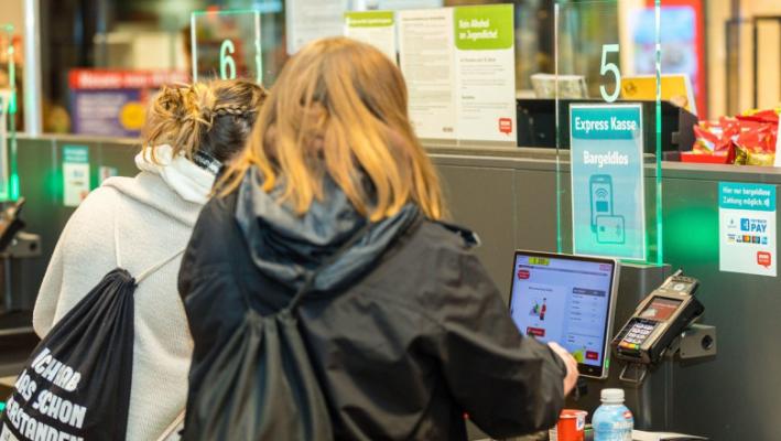 PSD vrea să taxeze supermarketurile în care clienții își scanează singuri produsele