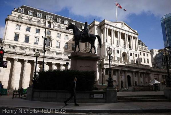 Banca Angliei majorează dobânda şi estimează că rata inflaţiei va scădea