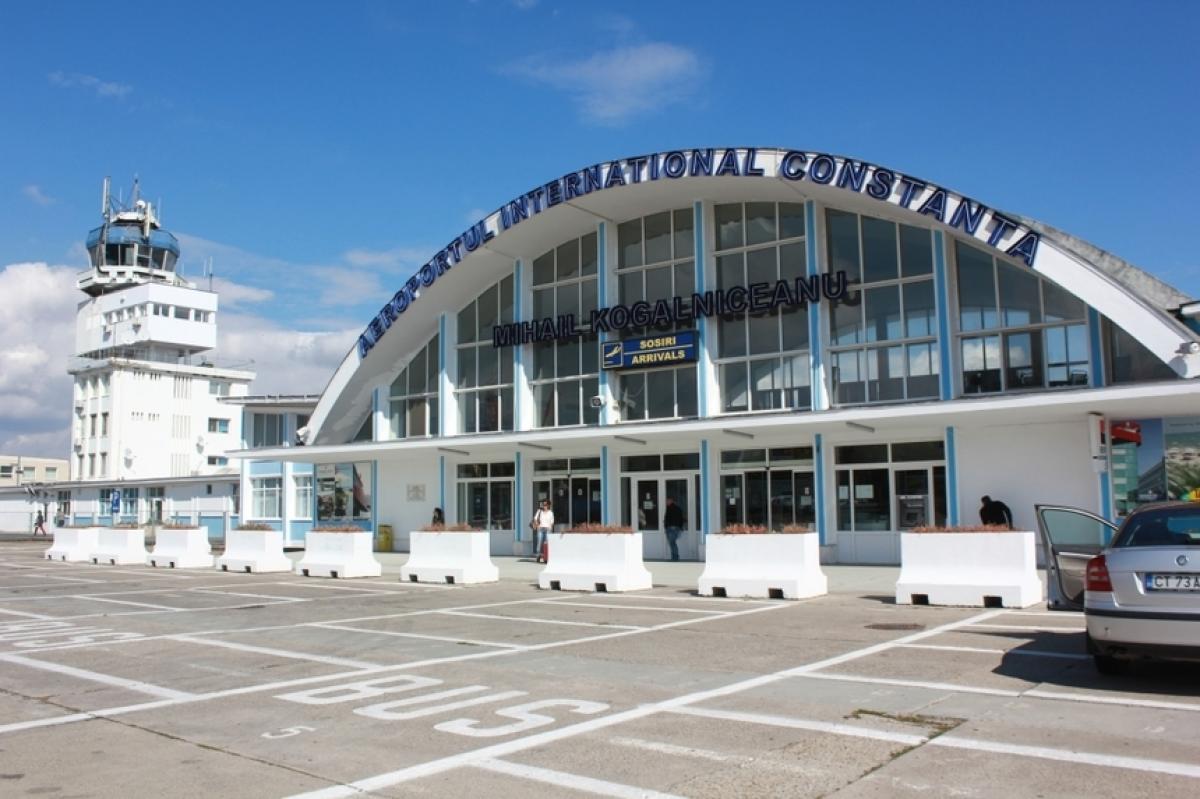 Aeroportul Mihail Kogalniceanu scapa de rable si cumpara autoutilitare de la tiriac